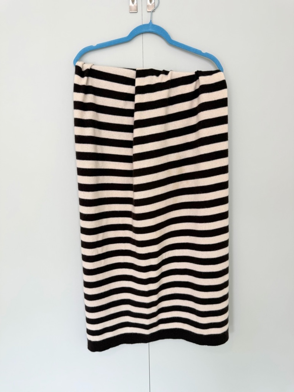 HENRI BENDEL NEW YORK 100% Cashmere Brown Striped Scarf Wrap - Picture 4 of 6
